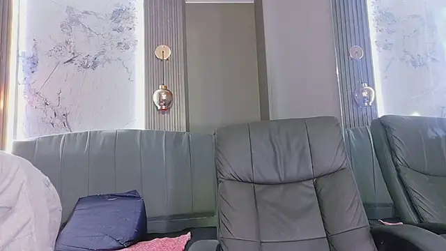 Olivia11  online show from June 2026 12:38:01 PM