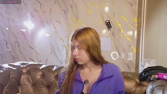 Olivia11  online show from December 2025 11:57:01 AM