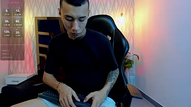 Snapshot of Justin_Lakee chatting on October 2025 11:18:02 PM Justin Lakee online show from October 2025 11:18:02 PM