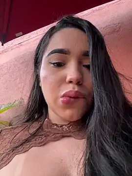 Snapshot of SofiaWildee chatting on June 2026 11:10:02 PM SofiaWildee online show from June 2026 11:10:02 PM