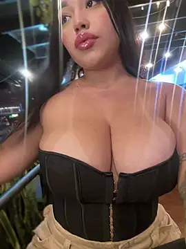 SofiaWildee online show from February 2026 01:02:02 AM