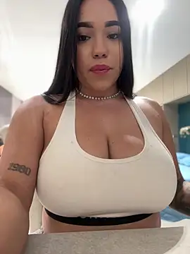 Snapshot of SofiaWildee chatting on June 2026 11:06:01 PM SofiaWildee online show from June 2026 11:06:01 PM