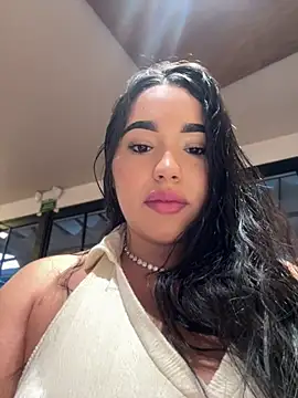 Snapshot of SofiaWildee chatting on June 2026 11:21:01 PM SofiaWildee online show from June 2026 11:21:01 PM