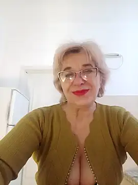 Snapshot of 52MiaLove02 chatting on February 2026 05:39:01 AM 52MiaLove02 online show from February 2026 05:39:01 AM