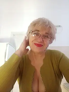 Snapshot of 52MiaLove02 chatting on January 2026 05:44:02 AM 52MiaLove02 online show from January 2026 05:44:02 AM