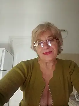 Snapshot of 52MiaLove02 chatting on January 2026 05:33:02 AM 52MiaLove02 online show from January 2026 05:33:02 AM