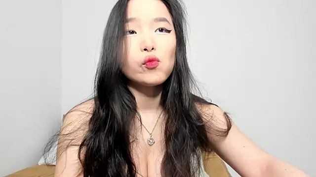 Soyun Mia online show from April 2026 01:41:02 PM