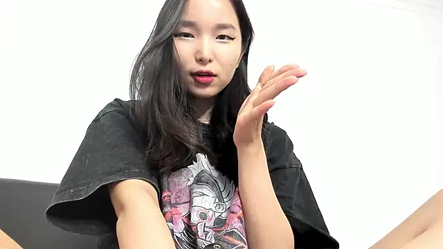 Soyun Mia online show from November 2025 04:29:01 PM