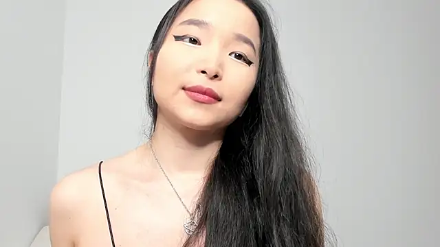 Soyun Mia online show from May 2026 01:18:01 PM