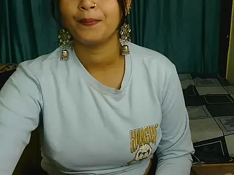 priya-kumari22 online show from October 2025 04:25:01 AM