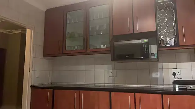 Cianda24 online show from April 2026 04:09:01 AM