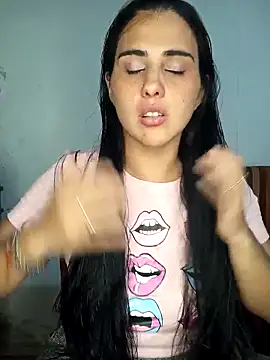 Snapshot of kariciasecreta chatting on September 2025 01:17:02 AM kariciasecreta online show from September 2025 01:17:02 AM