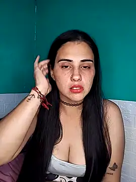 Snapshot of kariciasecreta chatting on October 2025 02:54:01 AM kariciasecreta online show from October 2025 02:54:01 AM