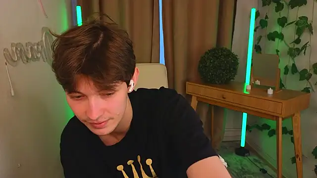  Den1s  online show from February 2026 01:00:02 PM