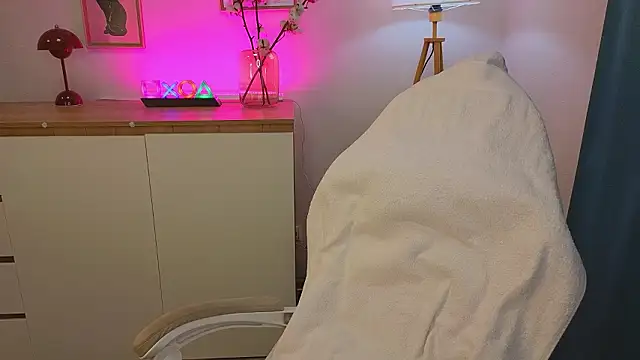  Den1s  online show from February 2026 12:24:02 PM