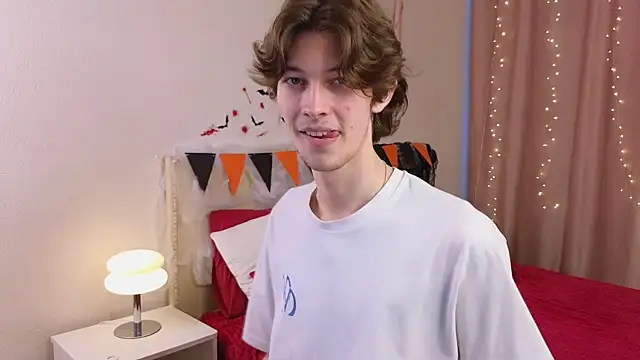  Den1s  online show from October 2025 12:28:01 PM