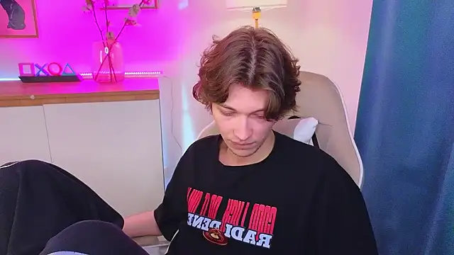  Den1s  online show from February 2026 12:29:02 PM