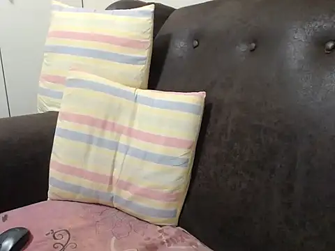 bustylaura4u online show from February 2026 07:35:01 PM