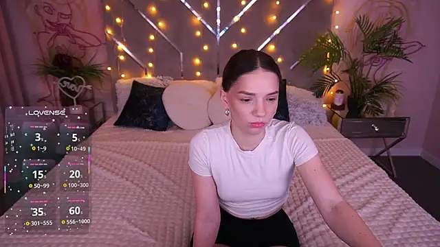 Snapshot of MirielleNymph chatting on March 2026 01:43:02 PM MirielleNymph online show from March 2026 01:43:02 PM