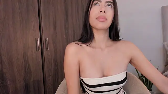 Snapshot of imsaraah chatting on October 2025 04:58:02 PM imsaraah online show from October 2025 04:58:02 PM