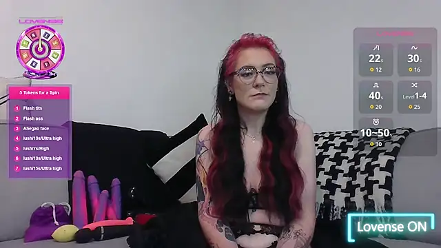 Harley-Moon online show from November 2025 10:02:01 PM