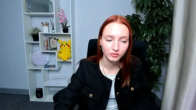 Snapshot of JanetYoung chatting on October 2025 03:22:01 PM JanetYoung online show from October 2025 03:22:01 PM