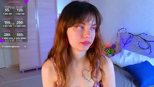 LisaDrake online show from November 2025 07:35:01 PM