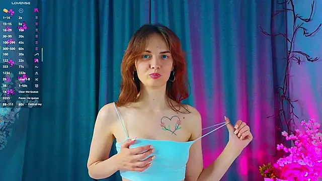 LisaDrake online show from October 2025 07:03:01 PM