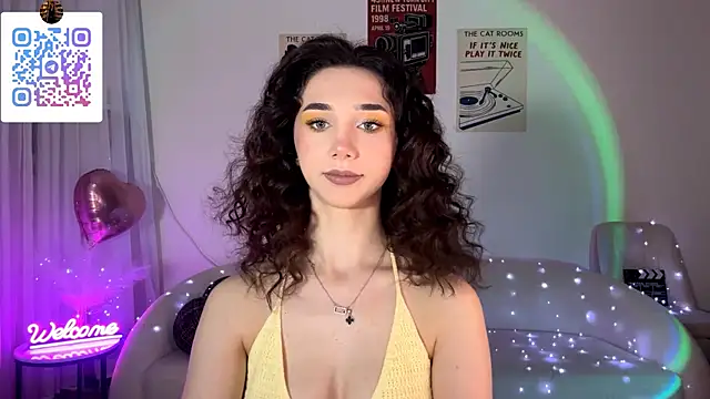 LinaMour online show from May 2026 10:33:01 PM