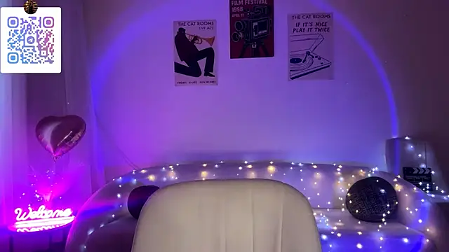 LinaMour online show from April 2026 02:51:02 AM