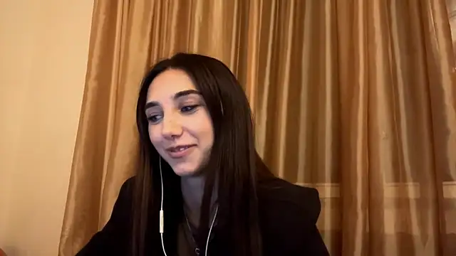 Snapshot of LinaMour chatting on September 2025 10:16:01 PM LinaMour online show from September 2025 10:16:01 PM