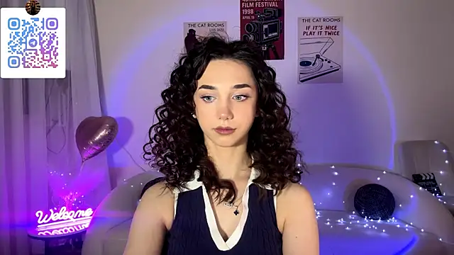 Snapshot of LinaMour chatting on June 2026 10:10:01 PM LinaMour online show from June 2026 10:10:01 PM