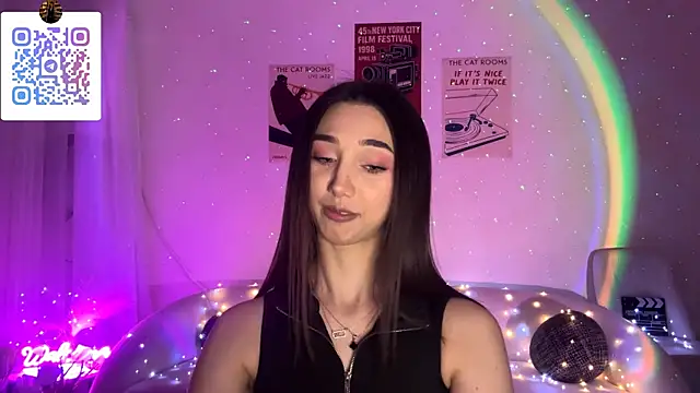 LinaMour online show from April 2026 10:24:02 PM