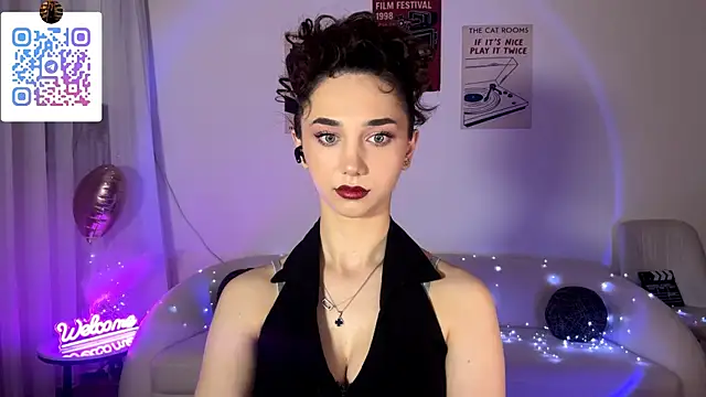Snapshot of LinaMour chatting on June 2026 10:08:02 PM LinaMour online show from June 2026 10:08:02 PM