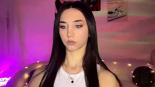 LinaMour online show from March 2026 10:20:01 PM