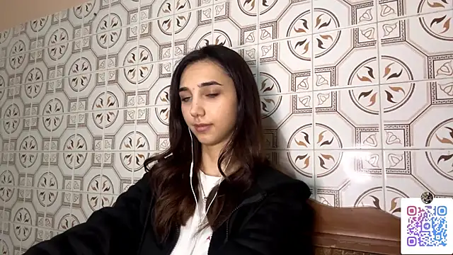 LinaMour online show from November 2025 11:21:01 PM