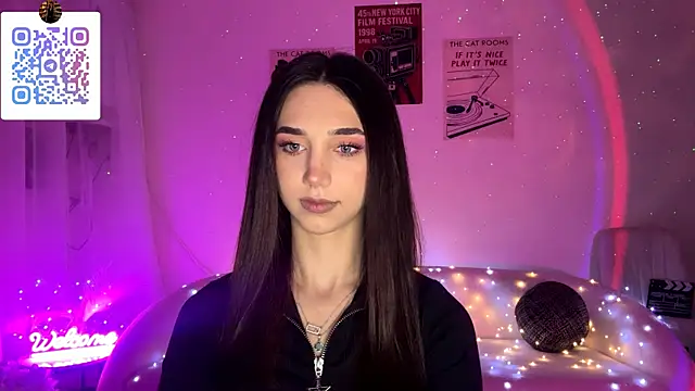 LinaMour online show from April 2026 10:33:02 PM