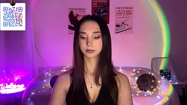 LinaMour online show from April 2026 11:07:02 PM