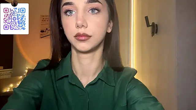 LinaMour online show from February 2026 10:32:01 PM