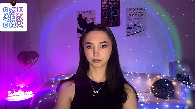 LinaMour online show from April 2026 10:22:01 PM