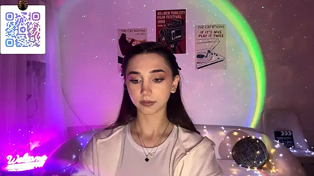 LinaMour online show from April 2026 10:28:01 PM