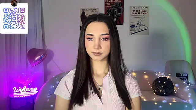 LinaMour online show from April 2026 10:30:02 PM