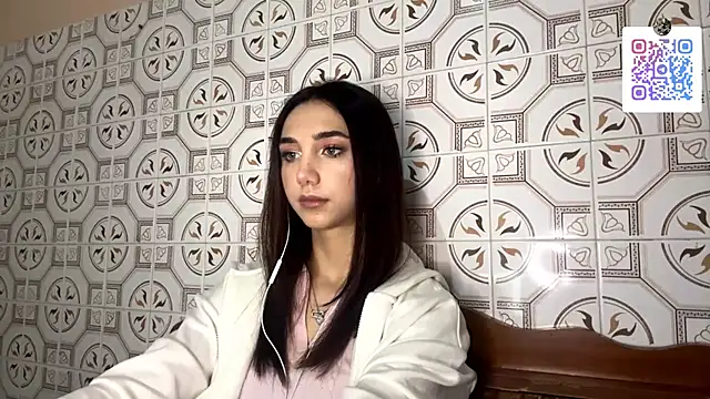 LinaMour online show from November 2025 10:09:02 PM