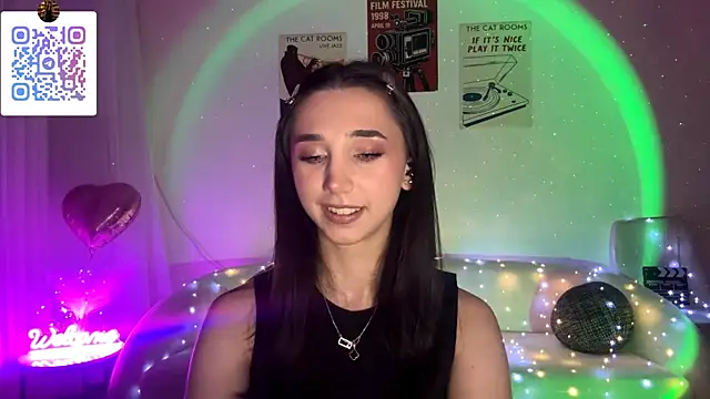 LinaMour online show from April 2026 01:42:02 AM