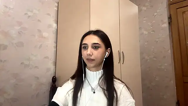 Snapshot of LinaMour chatting on October 2025 10:22:02 PM LinaMour online show from October 2025 10:22:02 PM