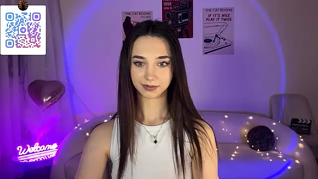 Snapshot of LinaMour chatting on June 2026 10:47:01 PM LinaMour online show from June 2026 10:47:01 PM
