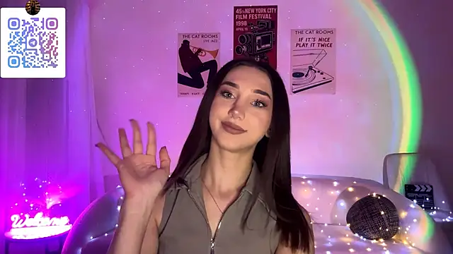 LinaMour online show from April 2026 10:12:02 PM