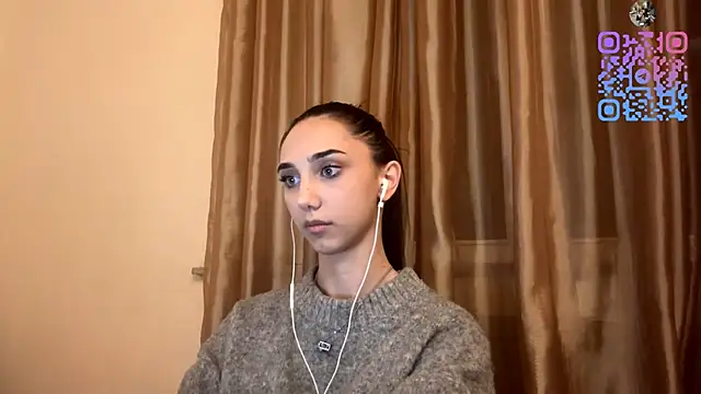 Snapshot of LinaMour chatting on October 2025 10:31:02 PM LinaMour online show from October 2025 10:31:02 PM