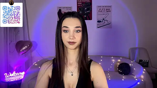 Snapshot of LinaMour chatting on June 2026 10:15:02 PM LinaMour online show from June 2026 10:15:02 PM