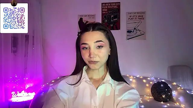 LinaMour online show from April 2026 10:38:02 PM